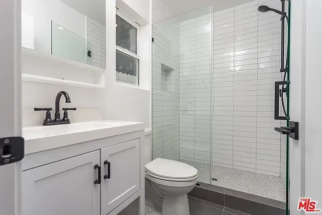 1 bed, 360 sqft, $2,200 — Photo 4