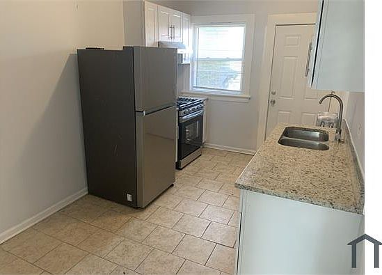 1st image of 6134 S King Dr #2