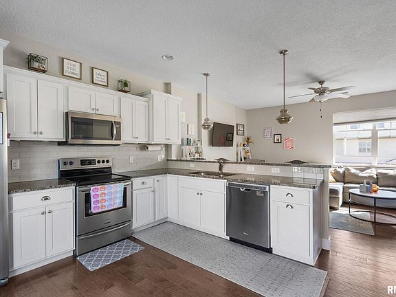 2nd image of 700 Cox Ct #700