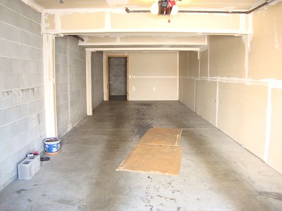 4th image of 10240 Danube Dr