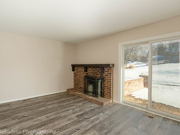 3rd image of 416 N Ashbury Ave