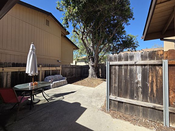 4th image of 528 Hathway Ave APT E