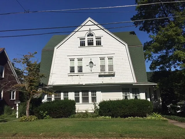 402 W 3rd St photo 1