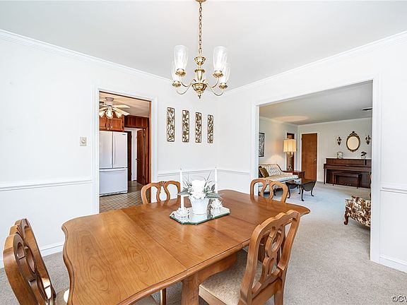 5th image of 8337 Hillcrest Ln