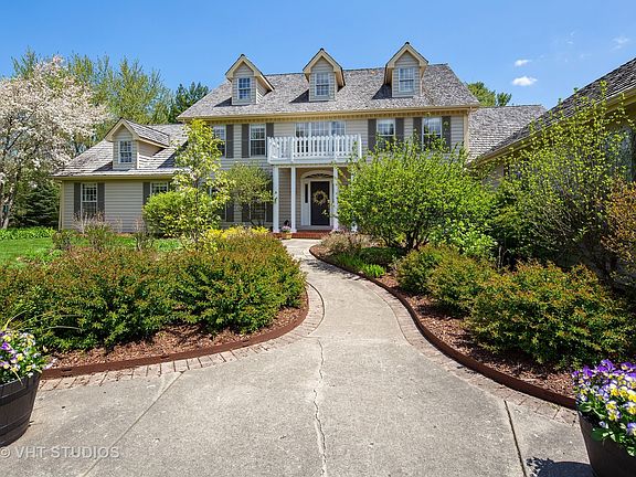 3rd image of 1950 Pinehurst Ct