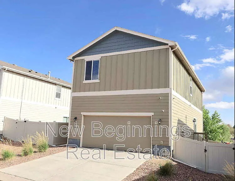 2562 Ellingwood Dr — Photo 4