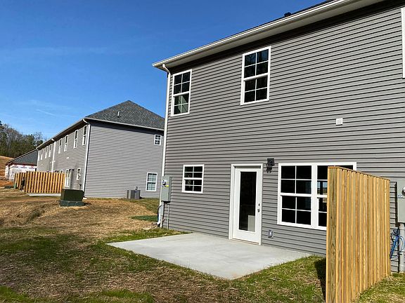 5th image of 488 Bellingham Dr NE