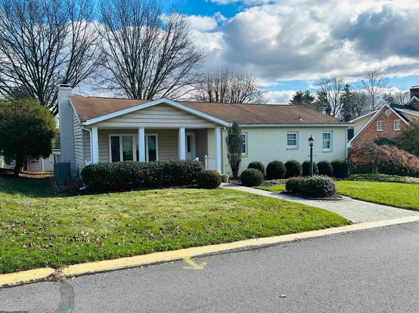 1138 Munsey Ave, Morgantown, WV 26505