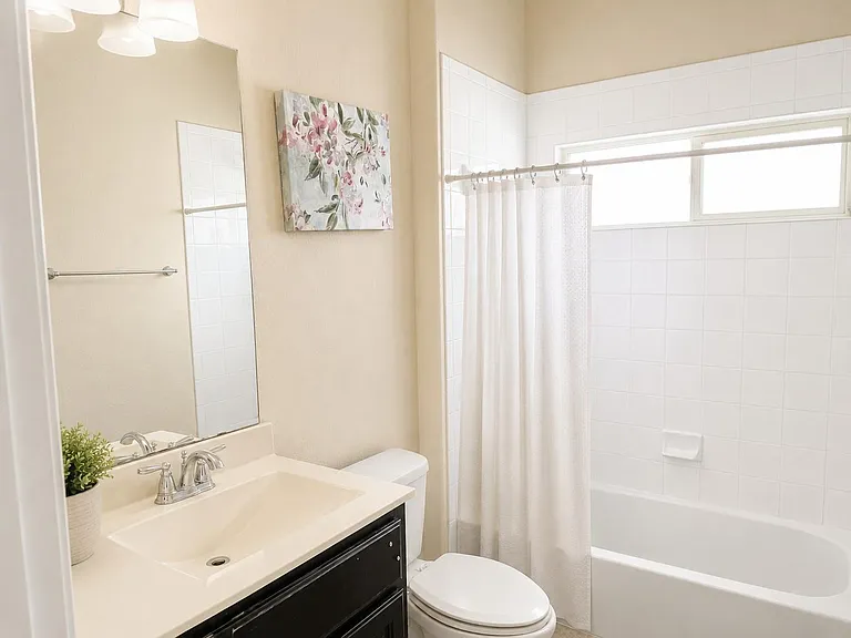 2413 Bowen St — Photo 15