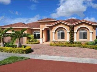 16201 SW 42nd Ter, Miami, FL 33185