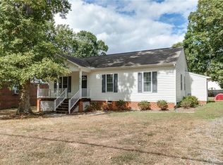 2708 Cicero Pkwy, Chester, VA 23831