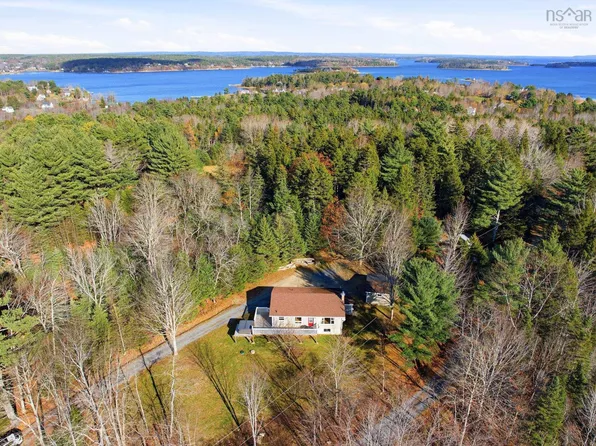 9575 Highway 3 Rte, Maders Cove, NS B0J 2E0