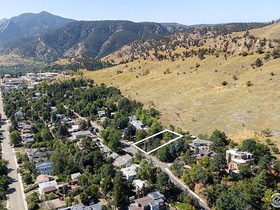 2nd image of 3033 3rd St