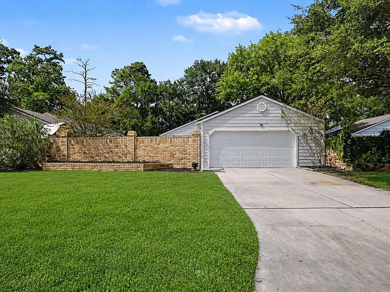 69 Wind Whisper Ct — Photo 2