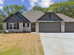 21880 E Morgan Rd, Claremore, OK 74019