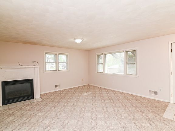 3rd image of 1314 Southwest Blvd #2F