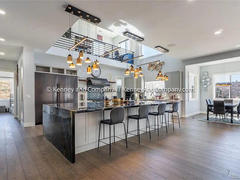 6438 Farthing Dr — Photo 8