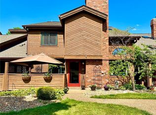 855 Hemingway Ln, Weldon Spring, MO 63304