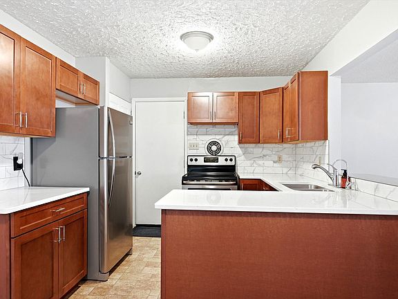 5th image of 5512 SW 18th St