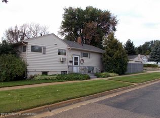 985 4th Ave W, Dickinson, ND 58601