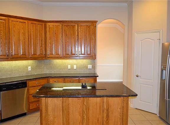 5th image of 2000 Park Vista Ln