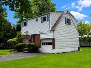 25 Glenwood Ave, Demarest, NJ 07627