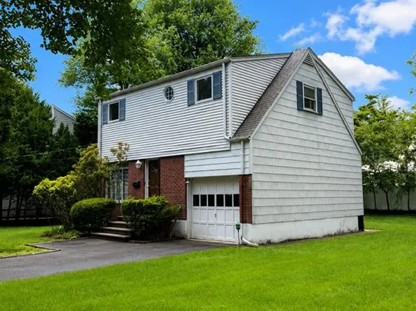 25 Glenwood Ave, Demarest, NJ 07627