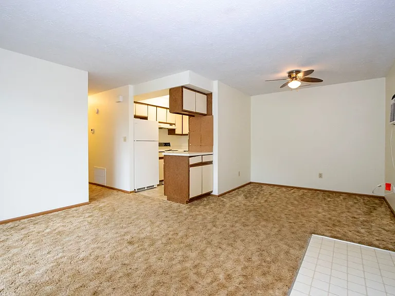 162 S Portage St — Photo 3