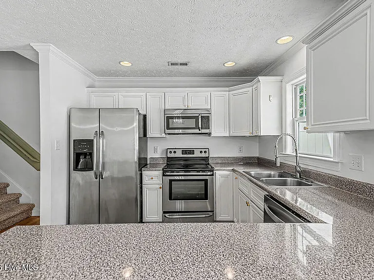 105 Kenan Loop — Photo 7