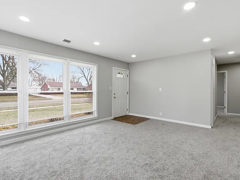 125 Sheffield Dr — Photo 6