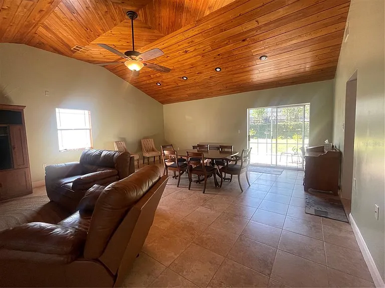 3030 W Helen Ave — Photo 14