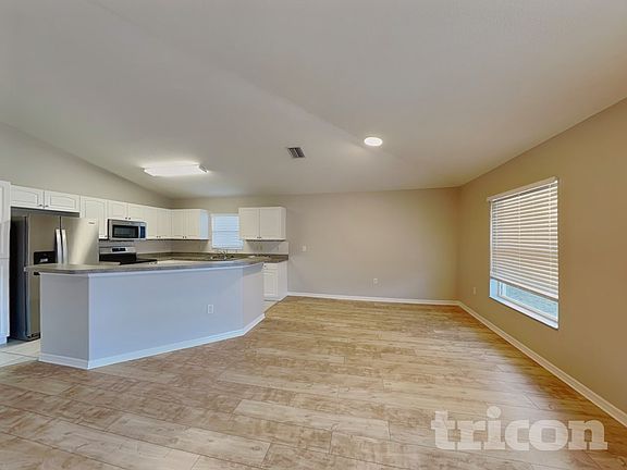 4th image of 2707 95th St E