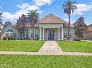 9802 Belle Place Cir, Maurice, LA 70555