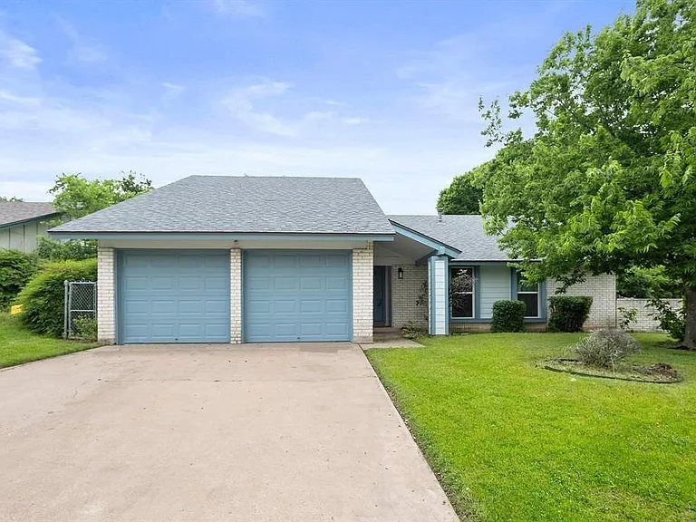 1401 Meadowmear Dr — Photo 5