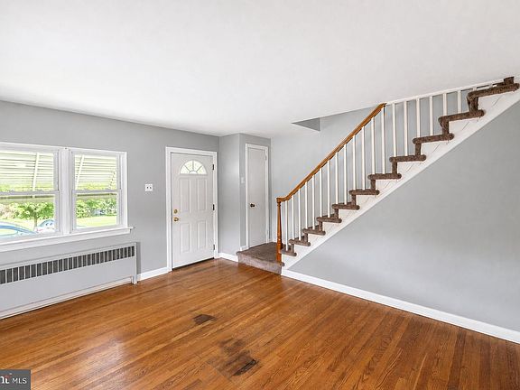 3rd image of 9 David Rd