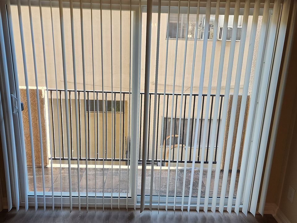 Apt#107 Balcony Patio