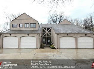 10 Landings Way, Avon Lake, OH 44012
