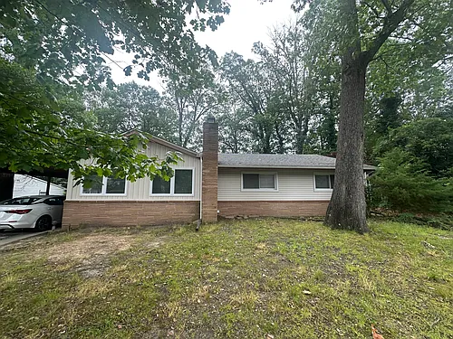 956 N Main St Photo 1