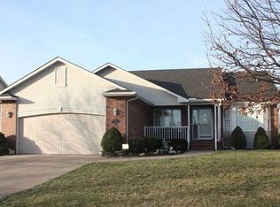 639 N Cedar Downs Cir, Wichita, KS 67235