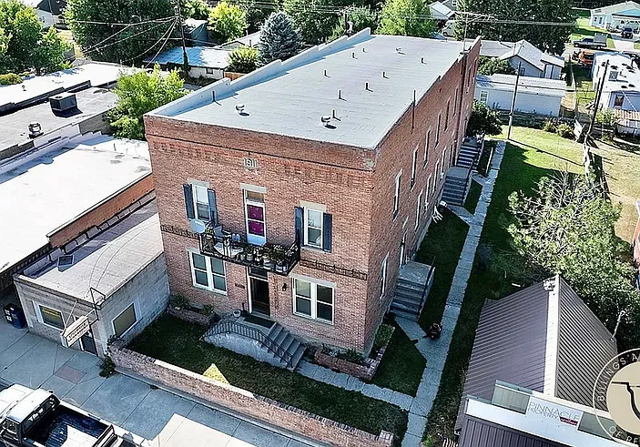 Jay Apartments — Photo 3