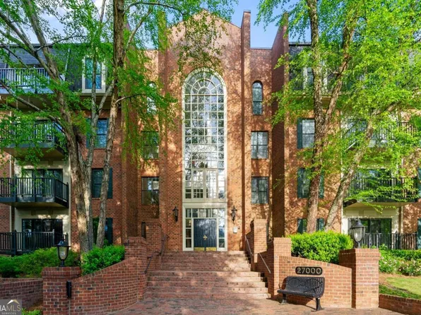 27208 Plantation Dr NE, Atlanta, GA 30324