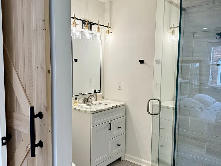 830 Rose Park Dr — Photo 8