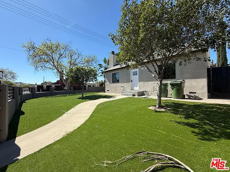 6403 Gentry Ave — Photo 27