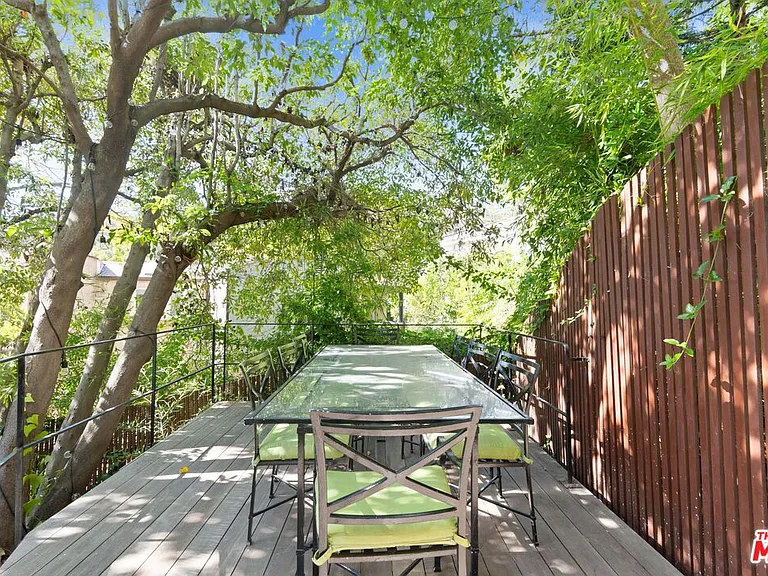 1513 Forest Knoll Dr — Photo 16
