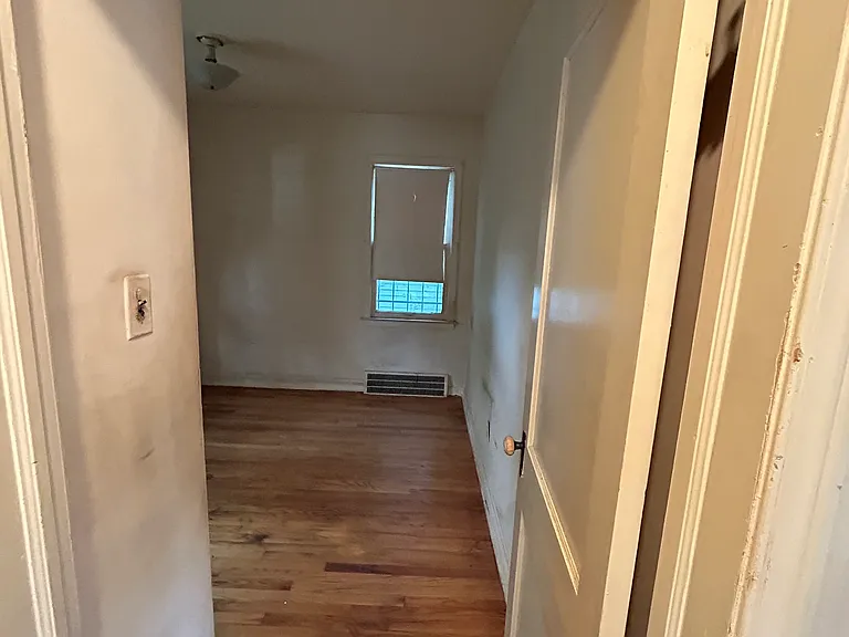 19820 Lyndon St — Photo 16