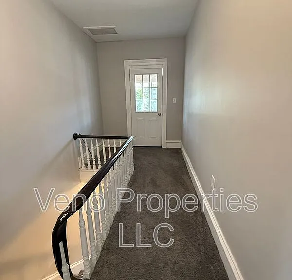 81 Bath St — Photo 11
