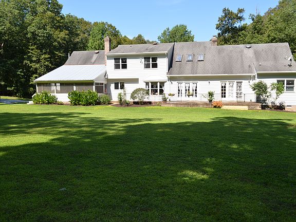 2nd image of 567 Medlin Ln