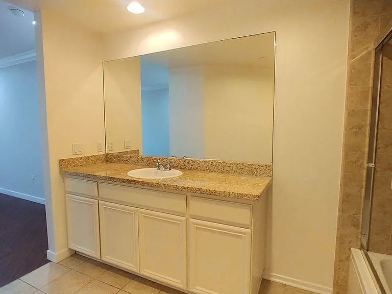 Almeria Townhomes — Photo 101