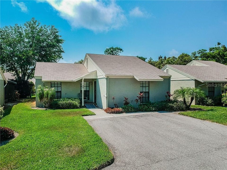 1st image of 29 Windrush Bay Dr #29