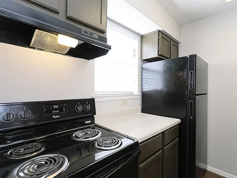 City Crest Apartments — Photo 145